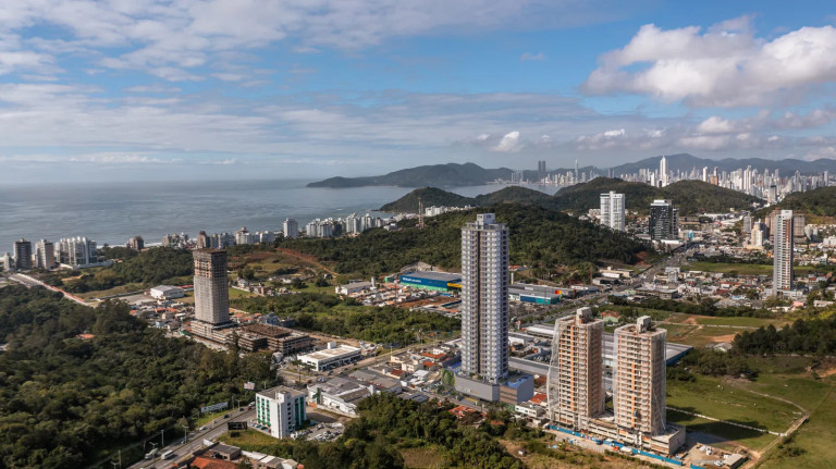 Apartamento com 2 Quartos à Venda, 76 m² em Praia Brava - Itajaí