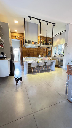 Imagem Casa com 3 Quartos à Venda, 1.600 m² Imagem Casa com 3 Quartos à Venda, 1.600 m²