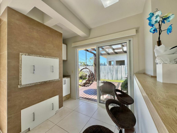 Imagem Casa com 3 Quartos à Venda, 197 m² em Dubai - Capao Da Canoa Imagem Casa com 3 Quartos à Venda, 197 m² em Dubai - Capao Da Canoa