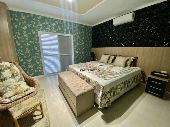 Imagem Sobrado com 5 Quartos à Venda, 280 m² em Solemar - Praia Grande Imagem Sobrado com 5 Quartos à Venda, 280 m² em Solemar - Praia Grande