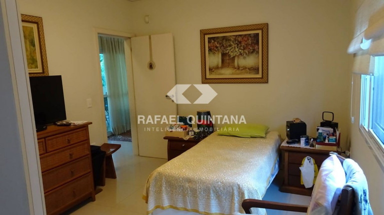 Imagem Casa com 4 Quartos à Venda, 340 m² em Córrego Grande - Florianópolis Imagem Casa com 4 Quartos à Venda, 340 m² em Córrego Grande - Florianópolis
