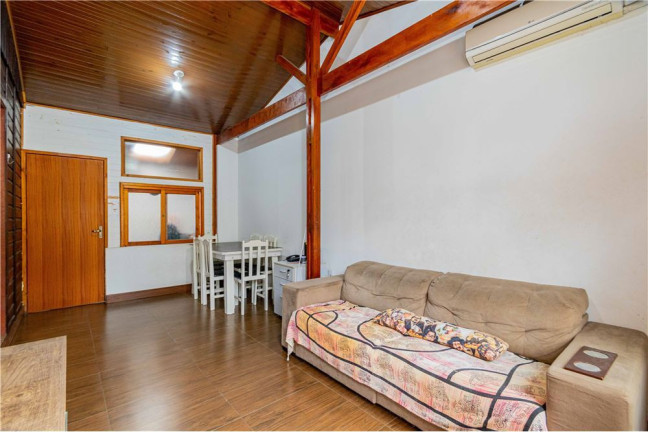 Imagem Casa com 4 Quartos à Venda, em Sarandi - Porto Alegre Imagem Casa com 4 Quartos à Venda, em Sarandi - Porto Alegre