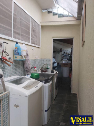 Imagem Casa com 3 Quartos à Venda, 313 m² em Centro - Jacareí Imagem Casa com 3 Quartos à Venda, 313 m² em Centro - Jacareí