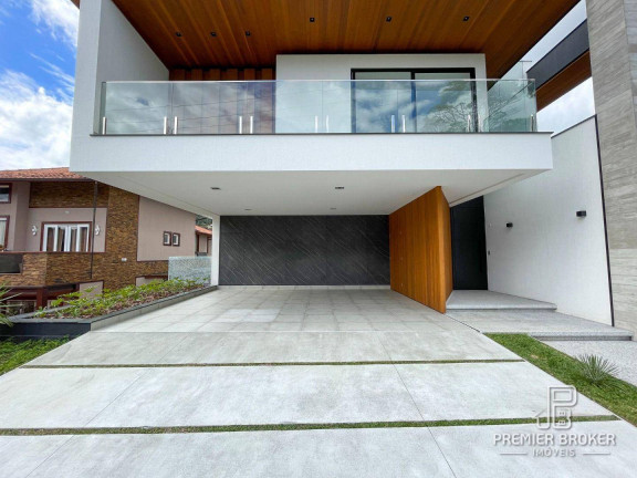 Imagem Casa com 4 Quartos à Venda, 330 m² em Várzea - Teresópolis Imagem Casa com 4 Quartos à Venda, 330 m² em Várzea - Teresópolis