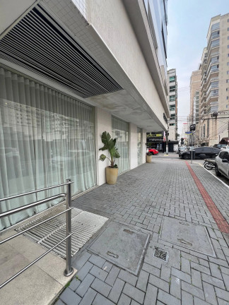 Sala Comercial à Venda, 120 m² em Meia Praia  - Itapema