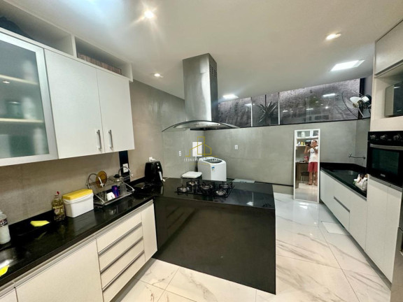 Imagem Casa com 3 Quartos à Venda, 136 m² em Jardim Camburi - Vitória