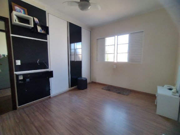 Imagem Casa com 3 Quartos à Venda, 230 m² em Jardim Simus - Sorocaba Imagem Casa com 3 Quartos à Venda, 230 m² em Jardim Simus - Sorocaba