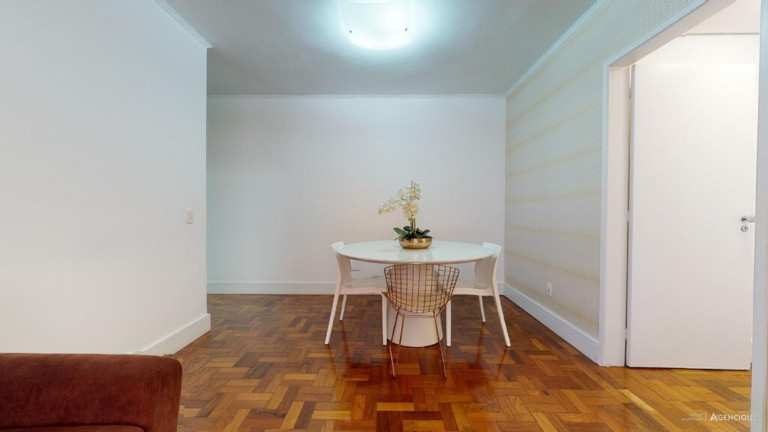 Imagem Imóvel com 3 Quartos à Venda, 122 m² em Auxiliadora - Porto Alegre Imagem Imóvel com 3 Quartos à Venda, 122 m² em Auxiliadora - Porto Alegre