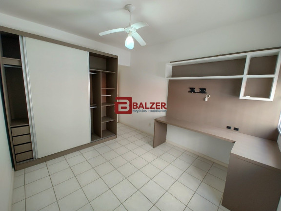 Imagem Apartamento com 3 Quartos à Venda, 122 m² em Centro - Florianópolis Imagem Apartamento com 3 Quartos à Venda, 122 m² em Centro - Florianópolis
