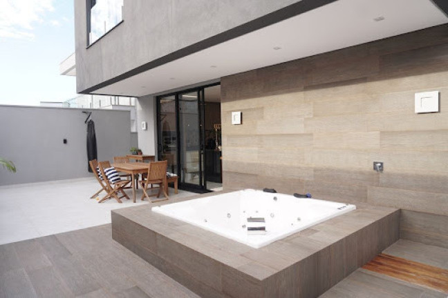 Imagem Casa com 4 Quartos à Venda, 305 m² em Jardim Fazenda Rincão - Arujá Imagem Casa com 4 Quartos à Venda, 305 m² em Jardim Fazenda Rincão - Arujá