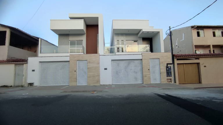 Imagem Casa com 3 Quartos à Venda, 170 m²