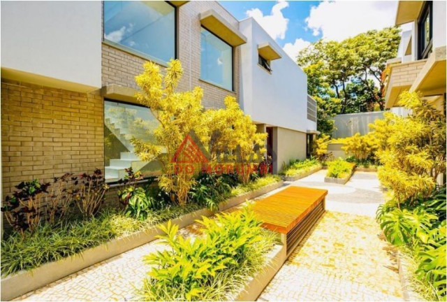 Imagem Sobrado com 3 Quartos à Venda, 455 m² em Moema - São Paulo Imagem Sobrado com 3 Quartos à Venda, 455 m² em Moema - São Paulo