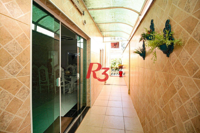 Imagem Sobrado com 3 Quartos à Venda, 220 m² em Encruzilhada - Santos Imagem Sobrado com 3 Quartos à Venda, 220 m² em Encruzilhada - Santos