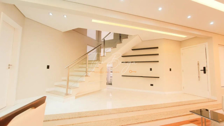 Imagem Casa com 3 Quartos à Venda, 363 m² em Butiatuvinha - Curitiba