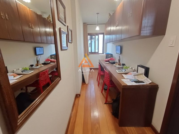 Imagem Casa com 3 Quartos à Venda, 437 m² Imagem Casa com 3 Quartos à Venda, 437 m²