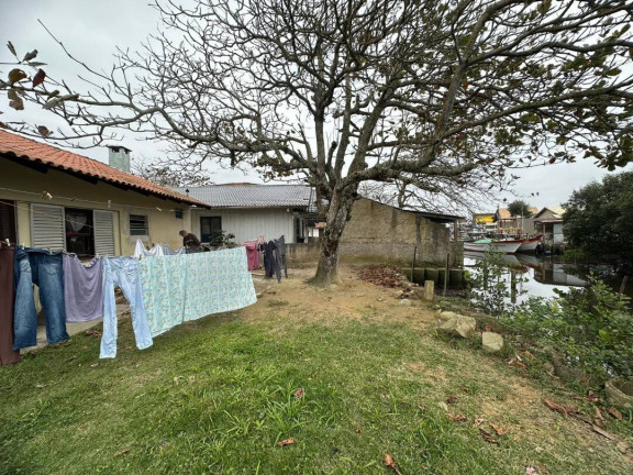 Imagem Casa com 3 Quartos à Venda, 100 m² em Centro - Balneário Barra Do Sul Imagem Casa com 3 Quartos à Venda, 100 m² em Centro - Balneário Barra Do Sul