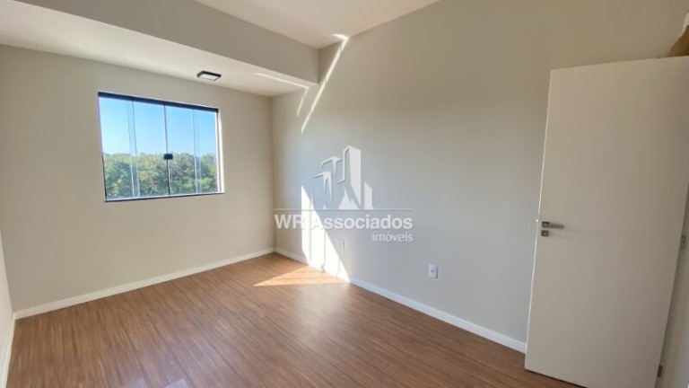 Imagem Casa com 3 Quartos à Venda, 230 m² Imagem Casa com 3 Quartos à Venda, 230 m²
