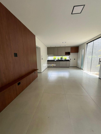 Imagem Casa com 3 Quartos à Venda, 127 m² Imagem Casa com 3 Quartos à Venda, 127 m²