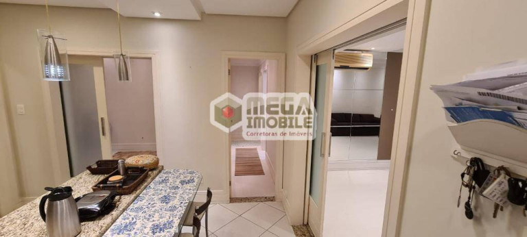 Imagem Apartamento com 2 Quartos à Venda, 110 m² em Centro - Florianópolis Imagem Apartamento com 2 Quartos à Venda, 110 m² em Centro - Florianópolis
