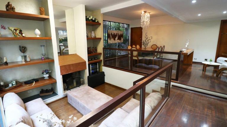 Imagem Casa com 5 Quartos à Venda, em Vila Mariana - São Paulo Imagem Casa com 5 Quartos à Venda, em Vila Mariana - São Paulo