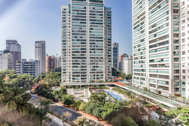 Imagem Apartamento com 3 Quartos à Venda, 145 m² em Vila Nova Conceição - São Paulo Imagem Apartamento com 3 Quartos à Venda, 145 m² em Vila Nova Conceição - São Paulo