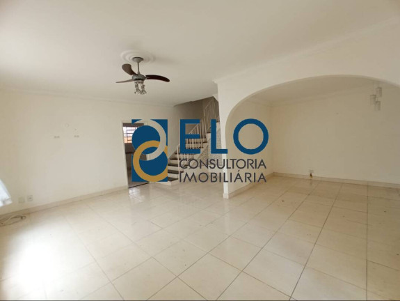 Casa com 3 Quartos para Alugar, 190 m² em Ponta Da Praia - Santos
