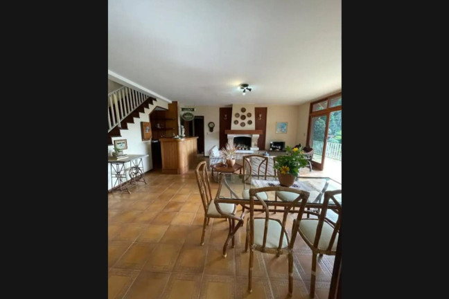 Imagem Casa com 6 Quartos à Venda, 374 m² em Golfe - Teresópolis