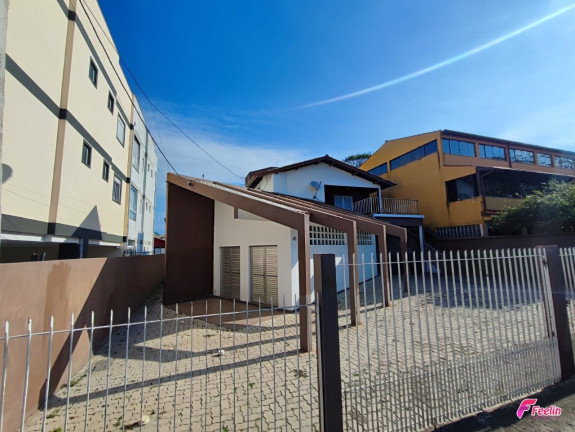 Imagem Casa com 5 Quartos à Venda, 259 m² em Santinho - Florianópolis Imagem Casa com 5 Quartos à Venda, 259 m² em Santinho - Florianópolis