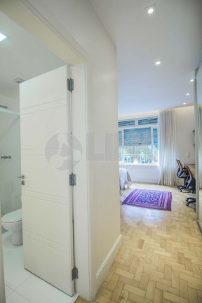 Imagem Apartamento com 4 Quartos à Venda, 251 m² em Moinhos De Vento - Porto Alegre Imagem Apartamento com 4 Quartos à Venda, 251 m² em Moinhos De Vento - Porto Alegre