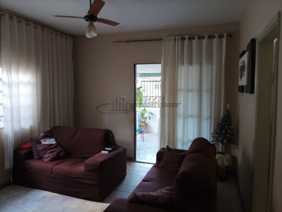 Imagem Casa com 6 Quartos à Venda, 224 m² em Centro - Luís Antônio Imagem Casa com 6 Quartos à Venda, 224 m² em Centro - Luís Antônio