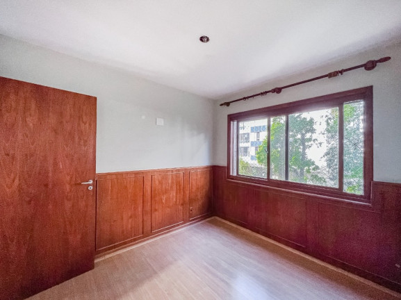 Imagem Apartamento com 3 Quartos à Venda, 182 m² em Moinhos De Vento - Porto Alegre Imagem Apartamento com 3 Quartos à Venda, 182 m² em Moinhos De Vento - Porto Alegre