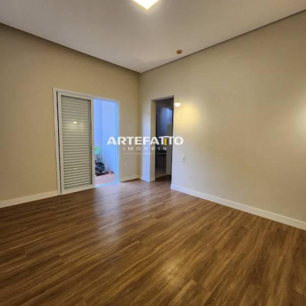Imagem Casa com 4 Quartos à Venda, 244 m² Imagem Casa com 4 Quartos à Venda, 244 m²