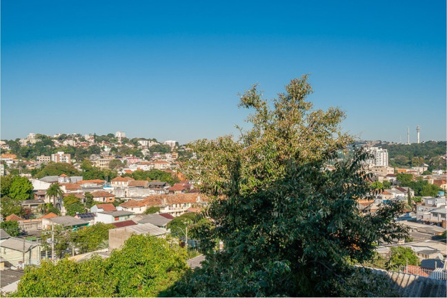 Imagem Casa com 2 Quartos à Venda, 318 m² em Medianeira - Porto Alegre Imagem Casa com 2 Quartos à Venda, 318 m² em Medianeira - Porto Alegre
