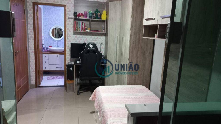 Imagem Casa com 4 Quartos à Venda, 213 m² em Arsenal - São Gonçalo