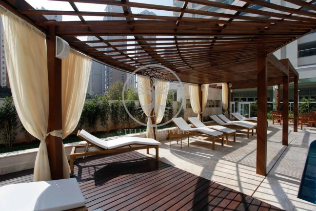 Imagem Apartamento com 3 Quartos à Venda, 335 m²