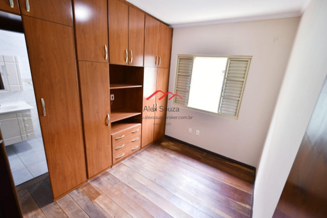 Imagem Casa com 3 Quartos à Venda, 220 m² em Bosque Das Palmeiras - Campinas Imagem Casa com 3 Quartos à Venda, 220 m² em Bosque Das Palmeiras - Campinas
