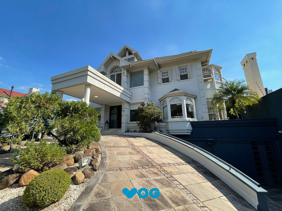 Imagem Casa com 4 Quartos à Venda, 645 m² em Chácara Das Pedras - Porto Alegre