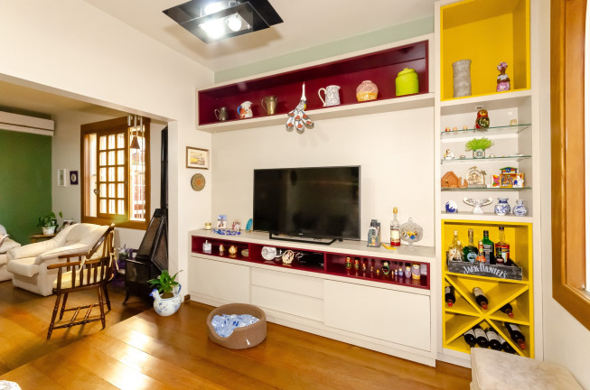 Imagem Casa com 4 Quartos à Venda, 332 m² em Petrópolis - Porto Alegre Imagem Casa com 4 Quartos à Venda, 332 m² em Petrópolis - Porto Alegre