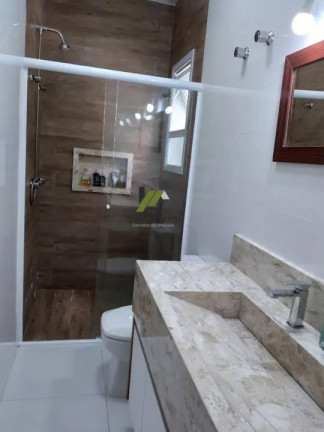 Imagem Casa de Condomínio com 3 Quartos à Venda, 183 m²