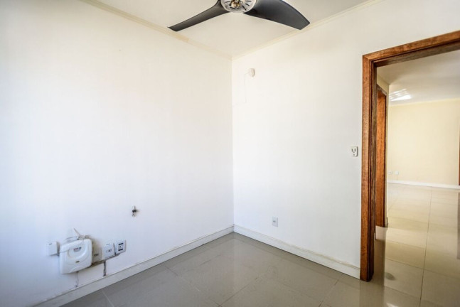 Imagem Casa com 4 Quartos à Venda, 225 m² em Tristeza - Porto Alegre Imagem Casa com 4 Quartos à Venda, 225 m² em Tristeza - Porto Alegre