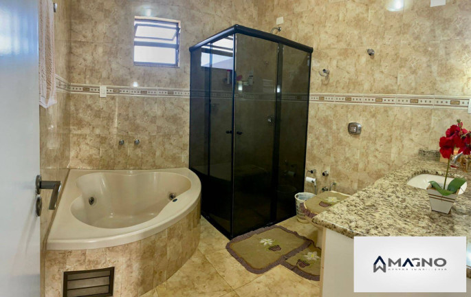 Imagem Sobrado com 3 Quartos à Venda, 234 m² em Neva - Cascavel