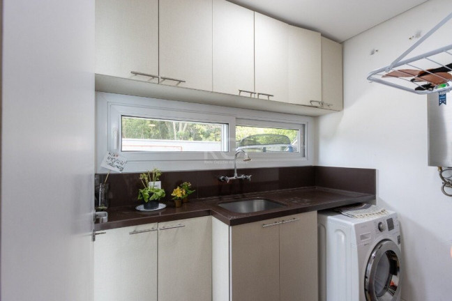 Imagem Casa com 3 Quartos à Venda, 333 m² em Teresópolis - Porto Alegre Imagem Casa com 3 Quartos à Venda, 333 m² em Teresópolis - Porto Alegre