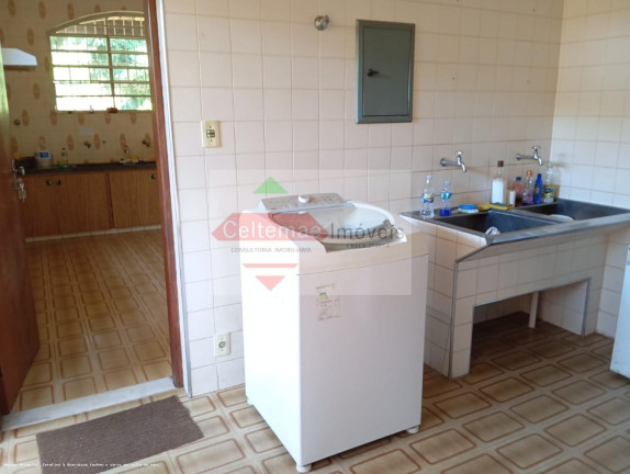 Imagem Chácara com 15 Quartos à Venda, 1.121 m² em Guedes - Tremembé Imagem Chácara com 15 Quartos à Venda, 1.121 m² em Guedes - Tremembé