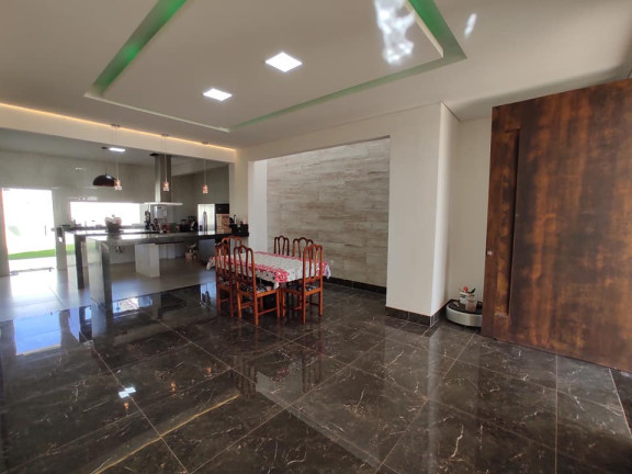Imagem Imóvel com 
            	3             Quartos à Venda, 170 m² em 
            	Chacara Sao Pedro             - 
            	Aparecida De Goiania            