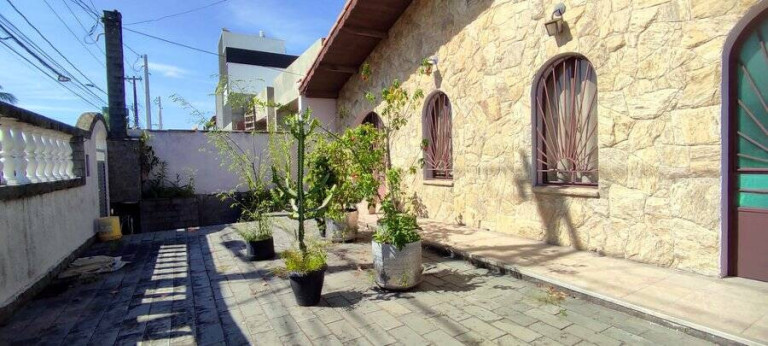 Imagem Casa com 3 Quartos à Venda, 283 m² em Três Marias - Peruíbe Imagem Casa com 3 Quartos à Venda, 283 m² em Três Marias - Peruíbe