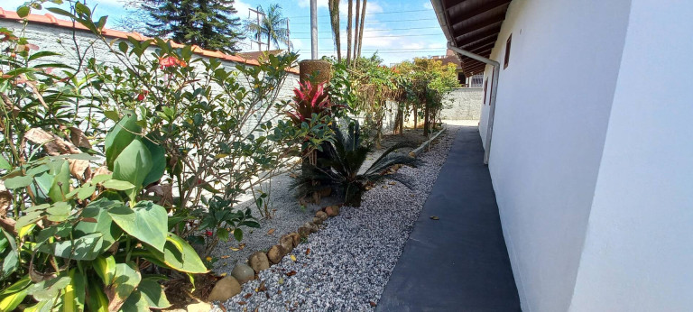 Imagem Casa com 3 Quartos à Venda, 136 m² em Glória - Joinville Imagem Casa com 3 Quartos à Venda, 136 m² em Glória - Joinville