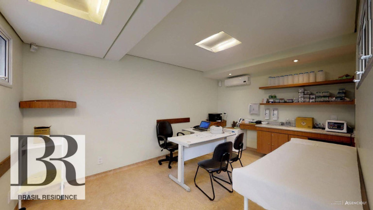 Imagem Sobrado com 10 Quartos à Venda, 374 m² em Moema - São Paulo Imagem Sobrado com 10 Quartos à Venda, 374 m² em Moema - São Paulo