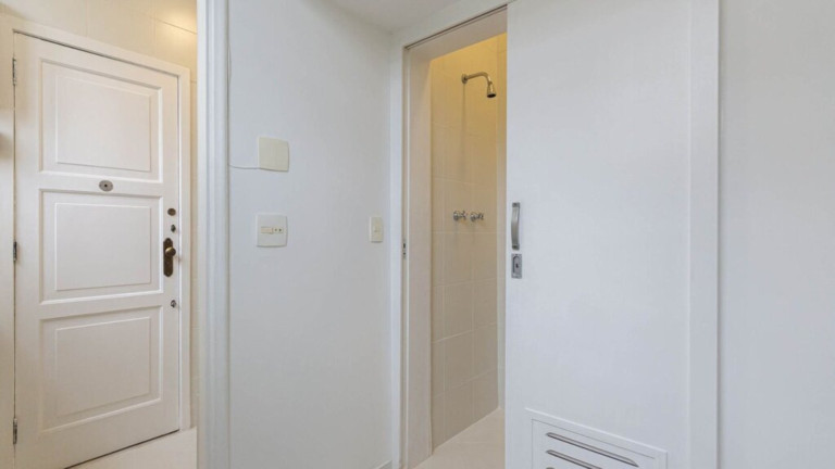 Imagem Imóvel com 1 Quarto à Venda, 64 m² em Ipanema - Rio De Janeiro Imagem Imóvel com 1 Quarto à Venda, 64 m² em Ipanema - Rio De Janeiro