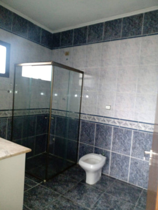 Imagem Casa com 2 Quartos para Alugar, 205 m² em Taboão - Diadema
