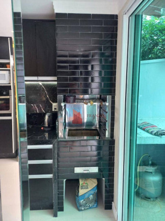 Imagem Sobrado com 3 Quartos à Venda, 180 m² em Ariribá - Balneário Camboriú Imagem Sobrado com 3 Quartos à Venda, 180 m² em Ariribá - Balneário Camboriú